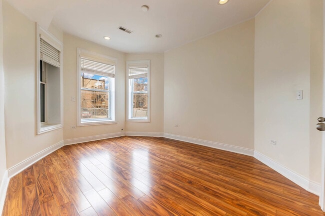 Building Photo - 3827 W Flournoy St