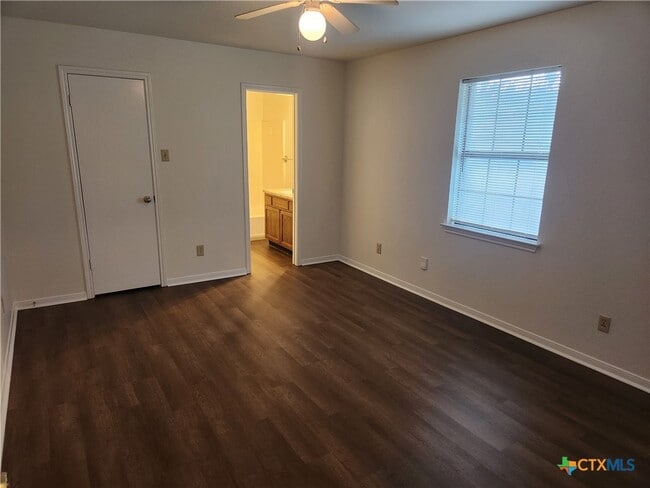 Building Photo - 2409 Paul Revere St