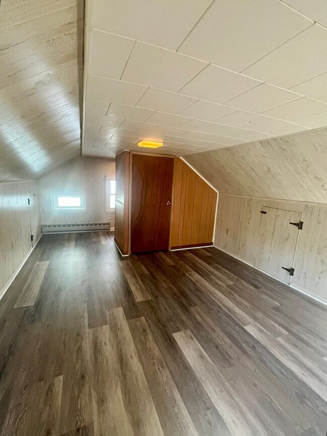 Building Photo - Available Now! 3 Bed, 1 Bath in Boyertown