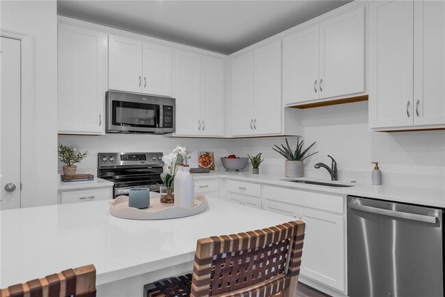 Building Photo - 3031 Jessamine Dr