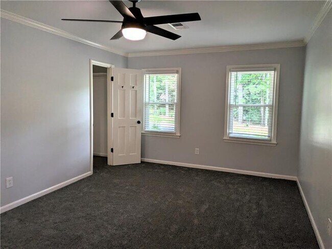 Building Photo - 220 Indian Hills Ct
