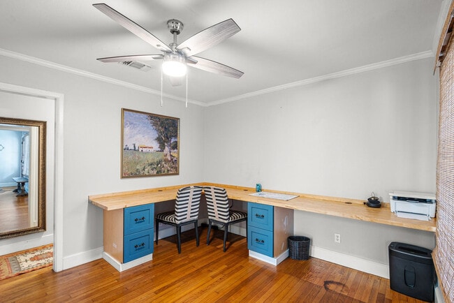 Building Photo - 306 Naples St