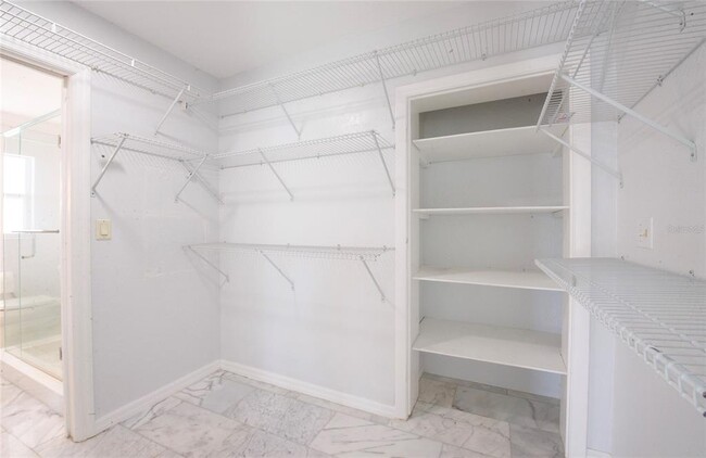 Building Photo - 551 Crystal Dr