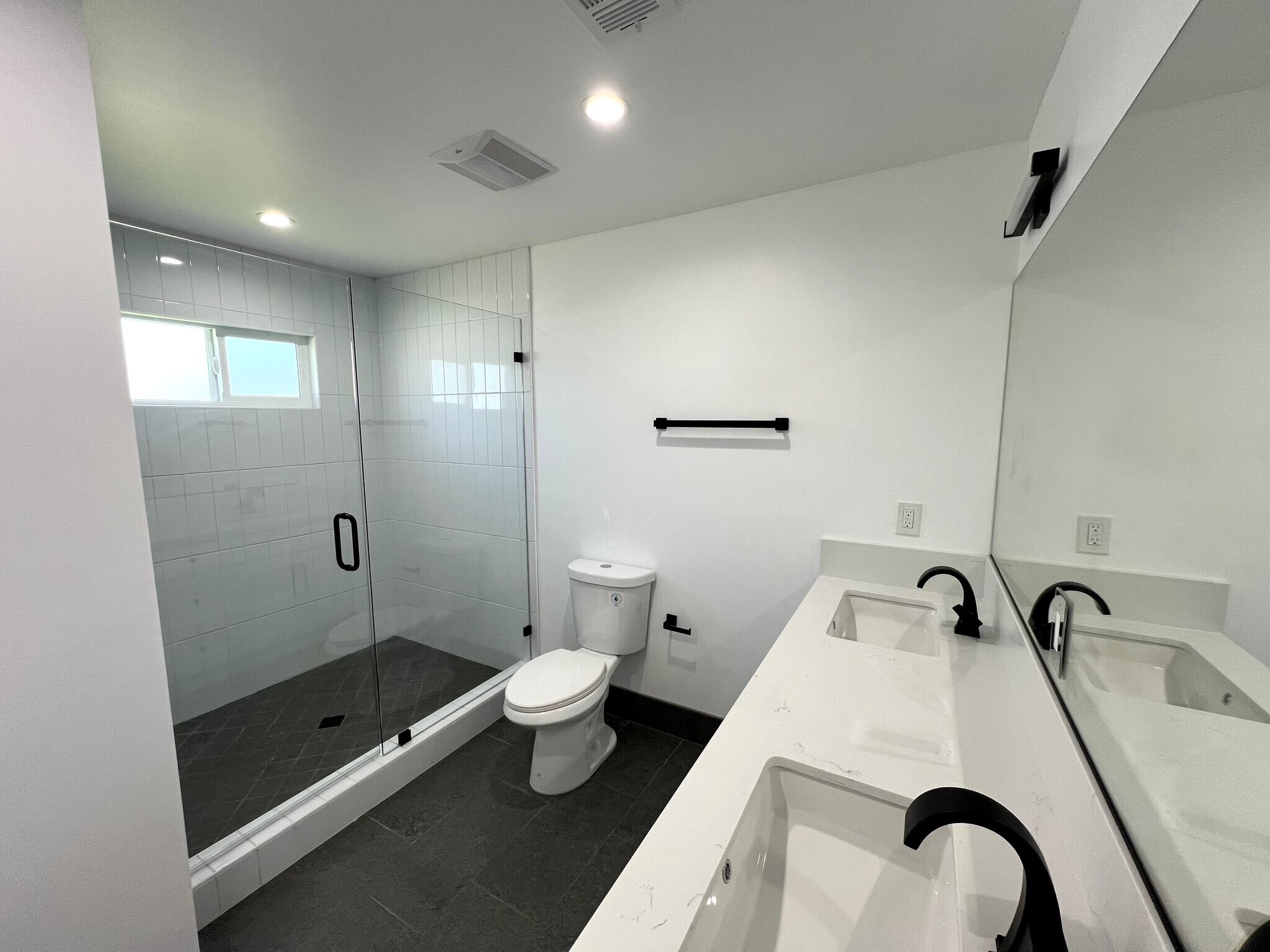 Building Photo - 4814 Hedda St