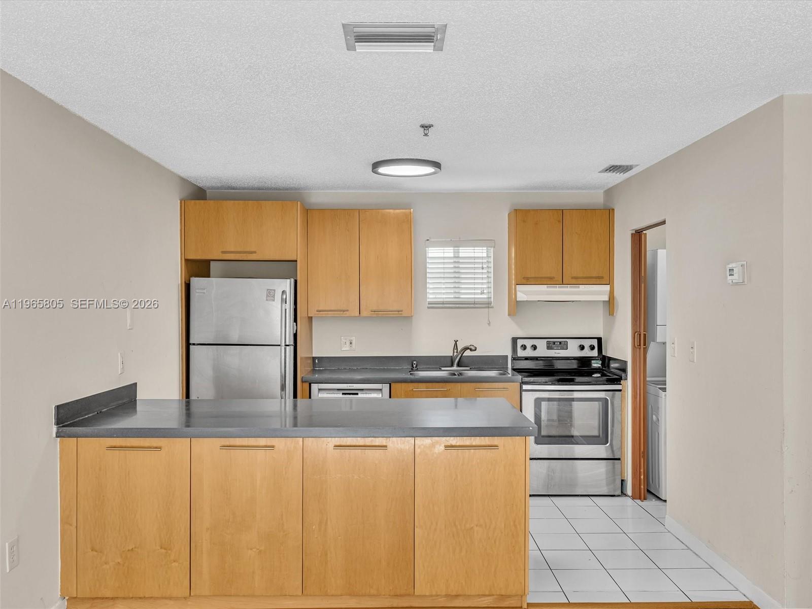 Building Photo - 240 SW 15th Rd