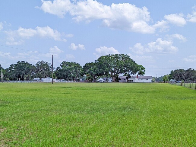 Building Photo - Available Immediately!