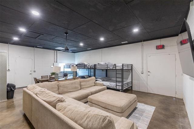 Building Photo - 381 FM707