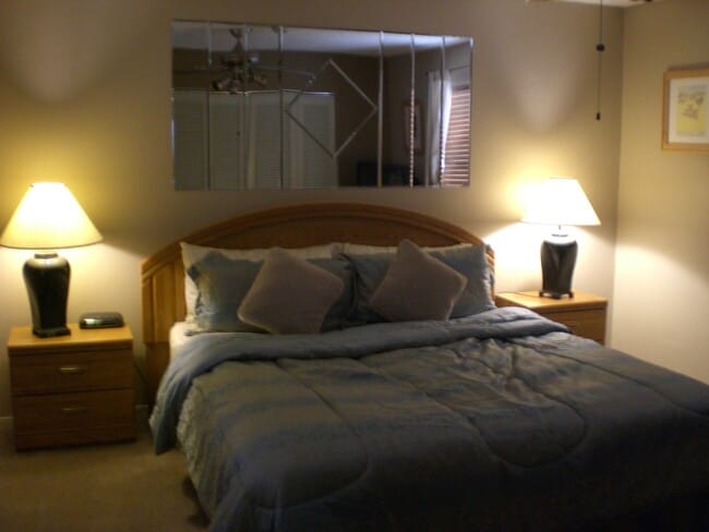 Building Photo - Two bedroom, one bathroom, third floor con...