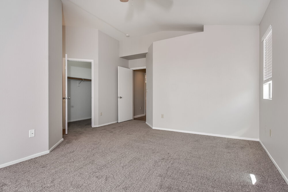 Building Photo - 5244 Del Lago Dr