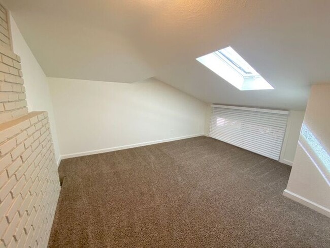 Building Photo - Like Brand New! - Single Story House in North Central Reno