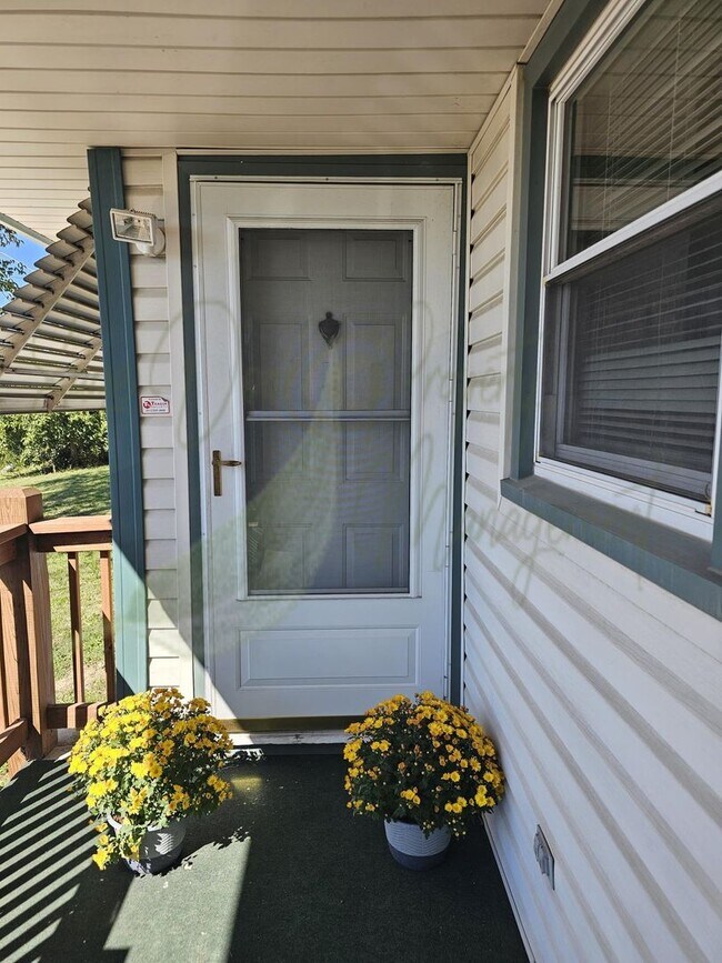 Primary Photo - 3213-3215 Marsh Ave