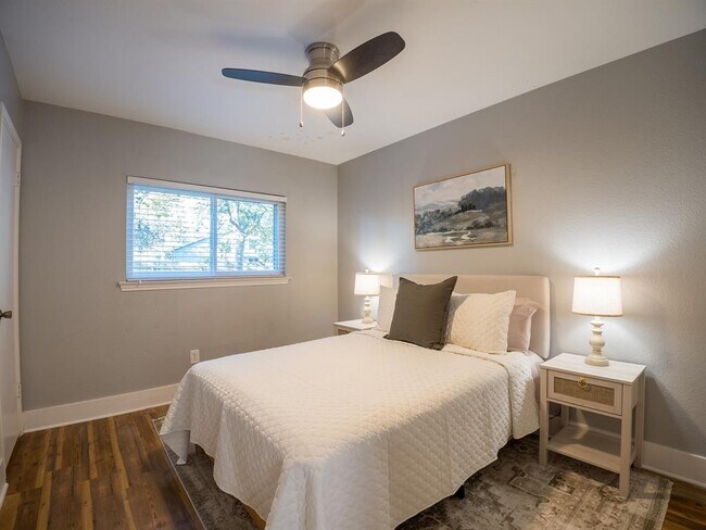 Building Photo - 12802 Carrera Dr