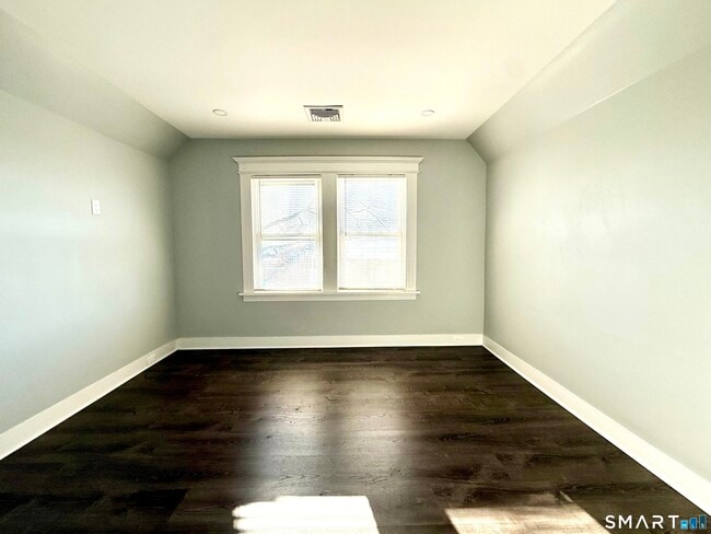 Building Photo - 7 Burritt Ave