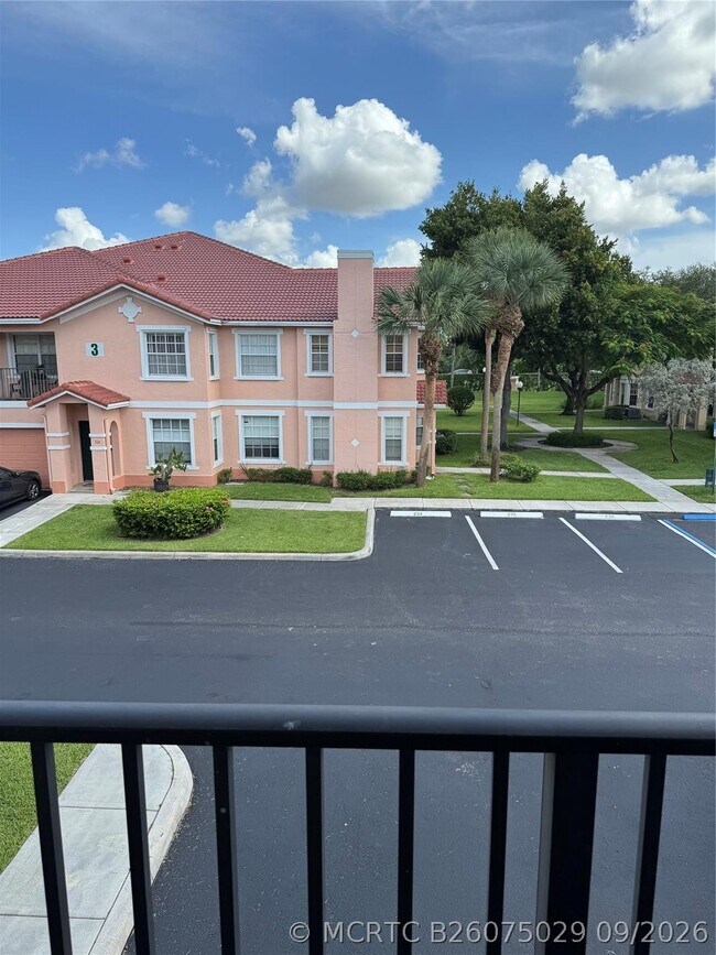 Building Photo - 605 Belmont Ln