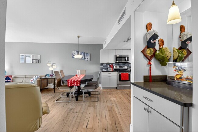 Building Photo - 2505 S Ocean Blvd