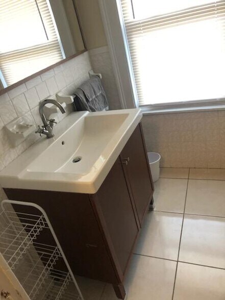 Building Photo - 92 Townsend Ave