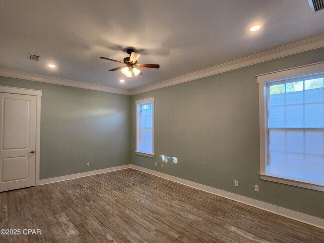Building Photo - 3816 Mariner Dr