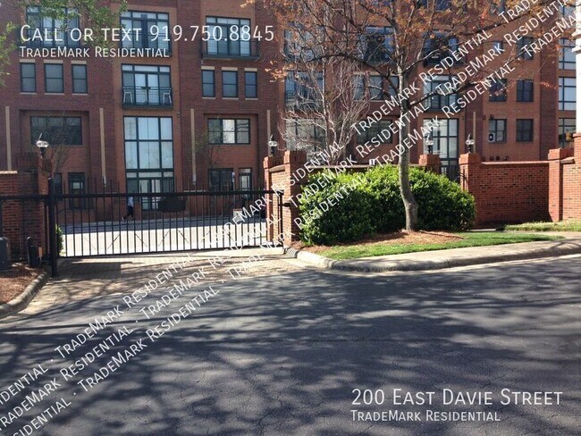 Building Photo - 200 E Davie St