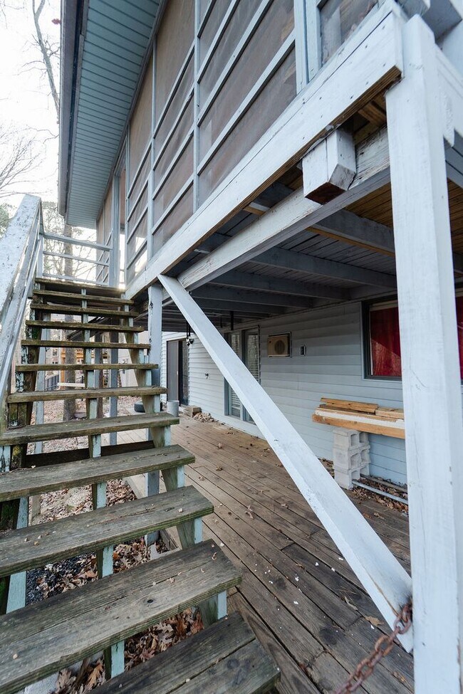Building Photo - Spacious 3 Bedroom, 3 Bath Two story home!!