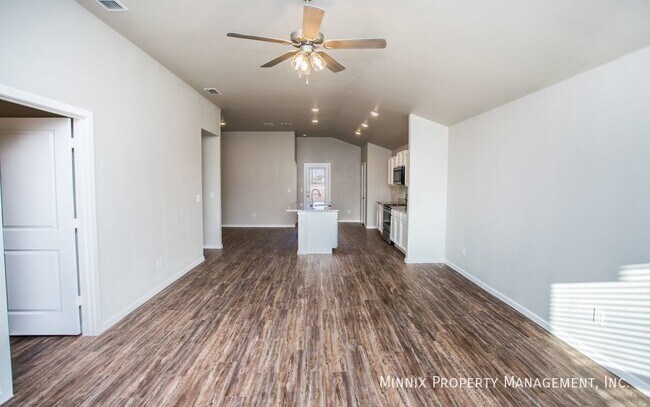 Building Photo - 2113 N. Ave. L-