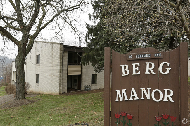 Building Photo - Berg Manor