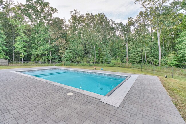 Building Photo - 1485 Round Rock Dr