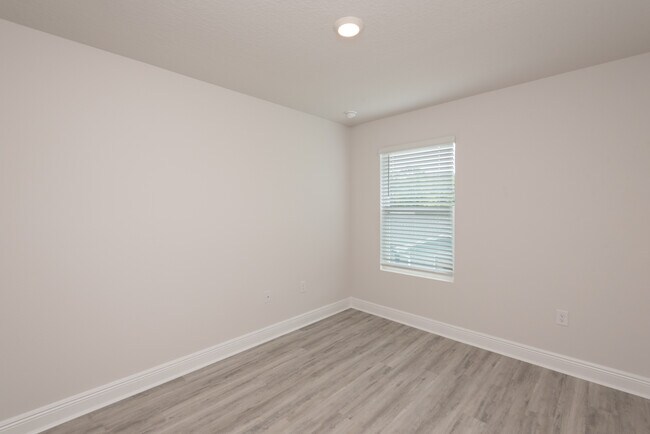 Building Photo - 8706 Meadow Flower Ln