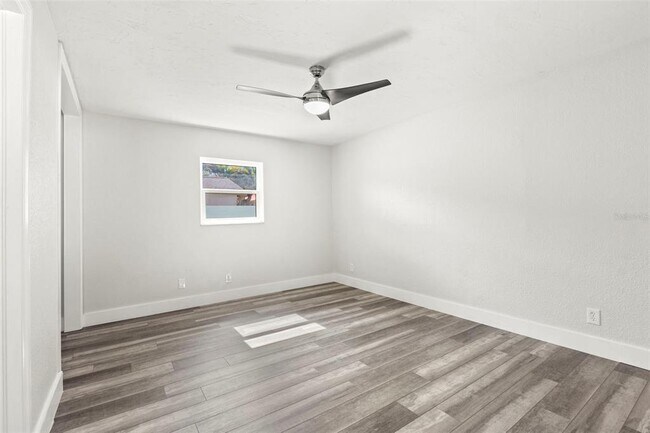 Building Photo - 4510 68th Ave N