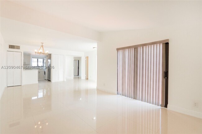 Building Photo - 6916 SW 110th Ave