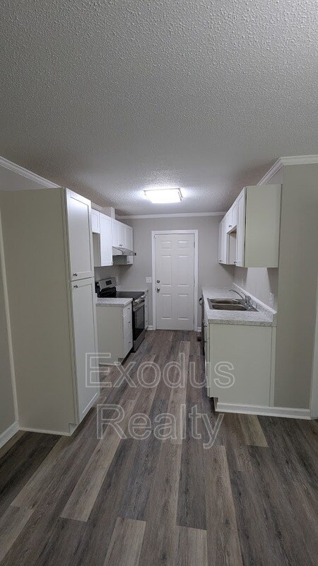Building Photo - 8708 Peach Tree Dr