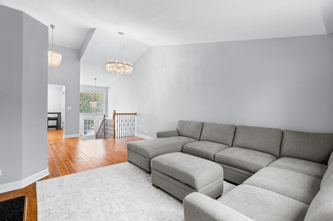 Building Photo - 2736 S Embers Ln