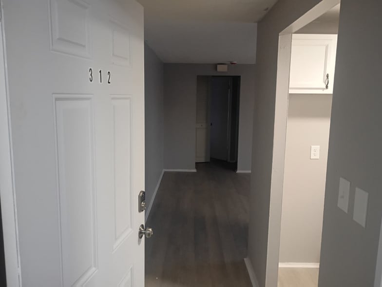 Building Photo - 13540 Superior Rd