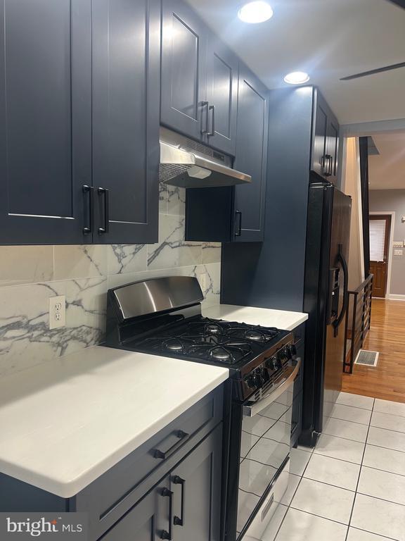 Building Photo - 2417 S Rosewood St