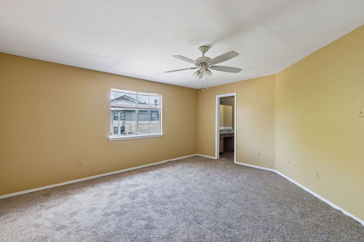 Building Photo - 12719 Bluffview Dr