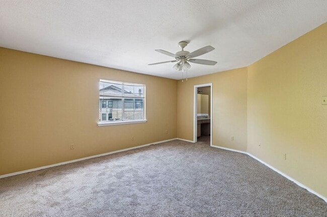 Building Photo - 12719 Bluffview Dr