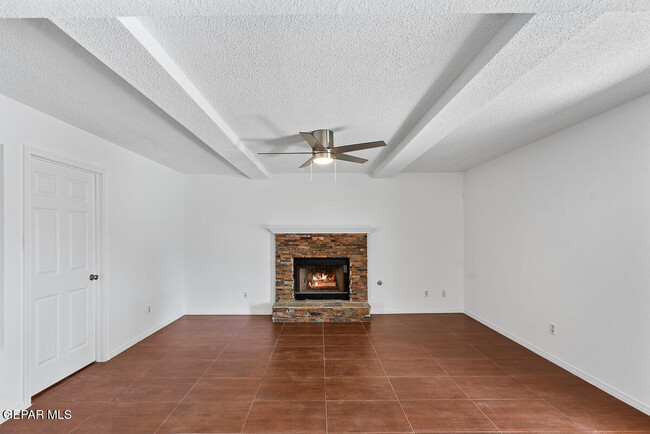 Building Photo - 6696 Dakota Ridge Dr