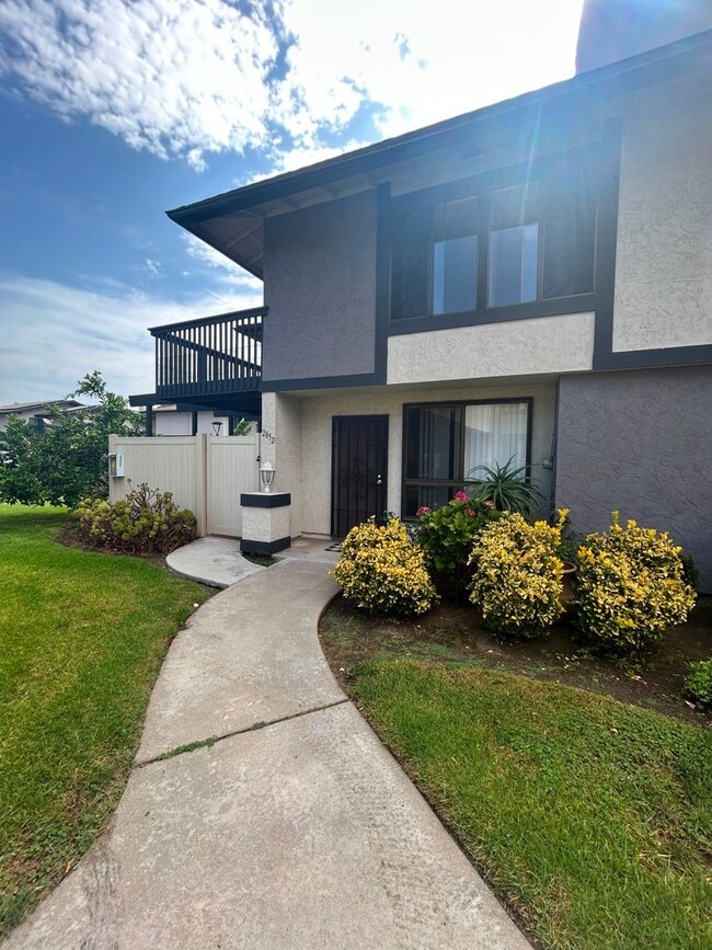 Building Photo - Beautifully Updated 3-Bedroom Townhome with Fireplace, Private Patio & Community Pool $3,195