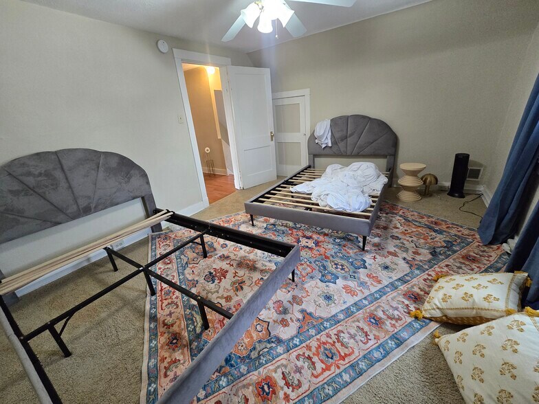 Building Photo - 6501 Deary St