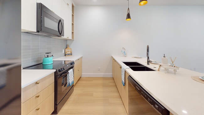 Kitchen - The Canopy Townhomes