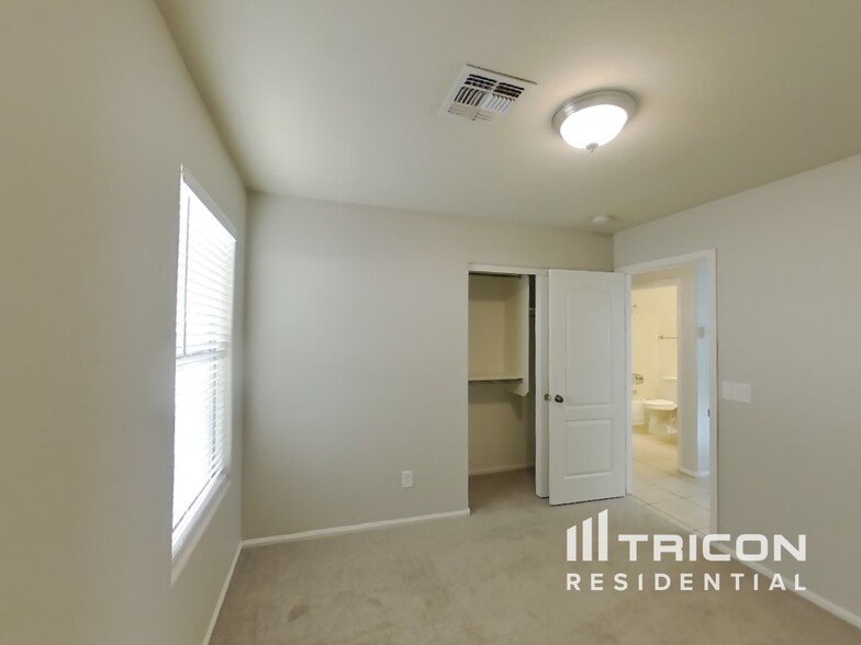Building Photo - 2111 S 160th Ln