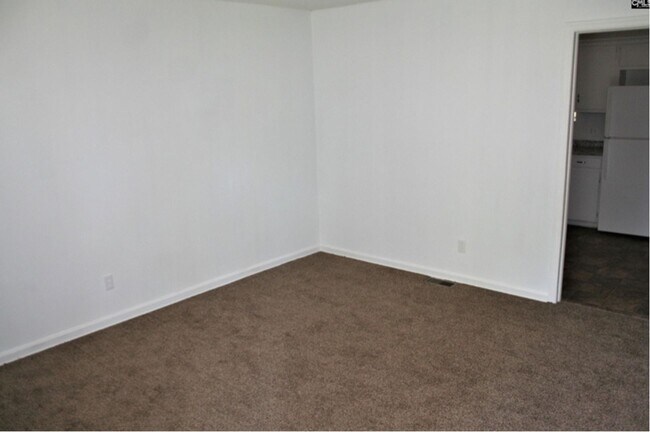 Building Photo - 3 Bedroom 1 Bath with Carport- Section 8 A...