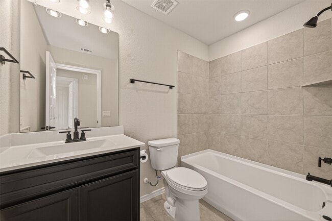 Building Photo - 3405 Knighton Hill Dr