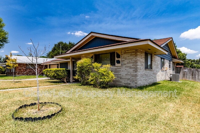 Building Photo - 3503 Clearfield Dr