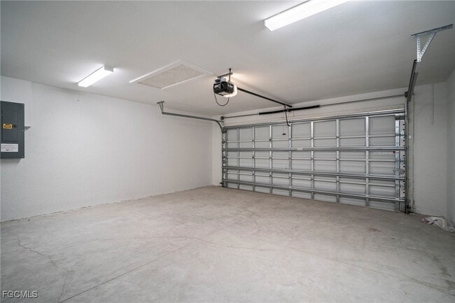 Building Photo - 116 NW 23rd Ave