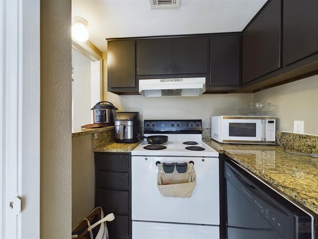 Building Photo - 3000 Guadalupe St