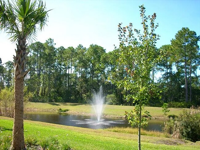 Building Photo - Belle Haven 2-Bedroom Condo with Pond View...