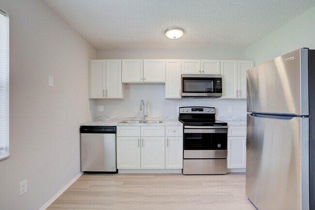 Building Photo - 6590 Jupiter Gardens Blvd