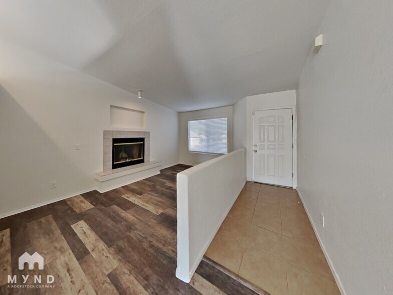 Building Photo - 4230 S Mayberry Pl