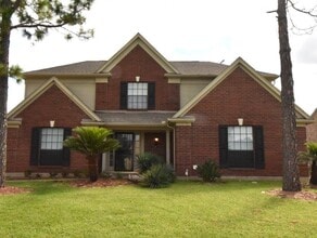 Building Photo - 9007 Woodleigh Dr