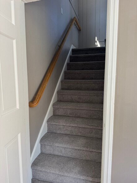 Building Photo - 1640 Whitney Ave